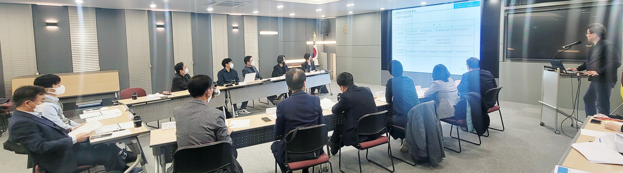 ‘설계변경기준 및 설계변경 대가 산정기준 연구용역 중간보고회’가 11월 15일 건축사회관 3층 국제회의실에서 열렸다.