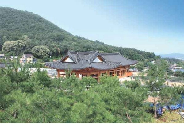 건축도시공간연구소는 올해 건축자산 가치 발굴과 확산을 위한 지차제 공모사업 대상지로 제주도와 전라북도, 경상북도 칠곡군 등을 선정했다. (사진=건축도시공간연구소)