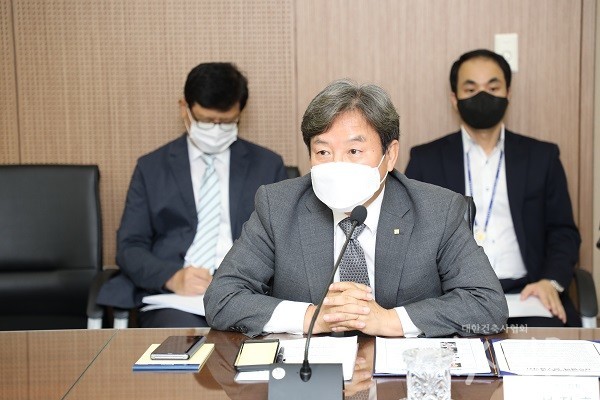 석정훈 대한건축사협회장이 업무협약에 앞서 인사말을 전하고 있다. (사진=대한건축사협회 건축사신문)