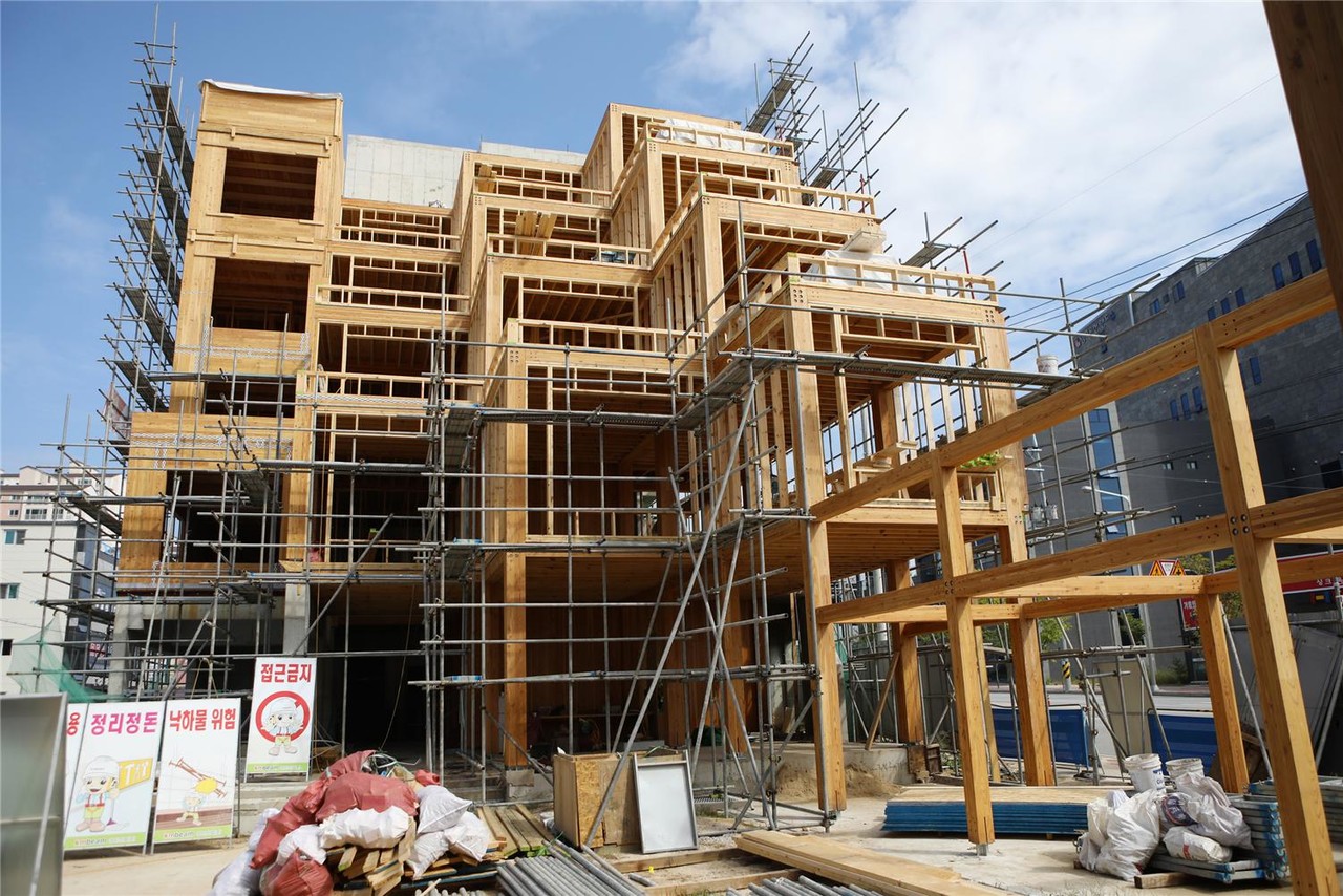 국립산림과학원이 대형‧고층 목구조 건축 시장이 확대될 전망이라고 밝혔다. (사진=국립산림과학원)