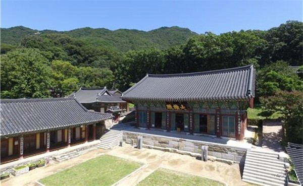 공주 갑사 대웅전 원경 (사진=문화재청)