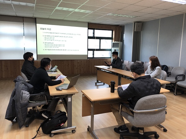산림과학원은 지난 2월 24일 건축 분야 전문가와 연구협의회를 개최했다. (사진=국립산림과학원)