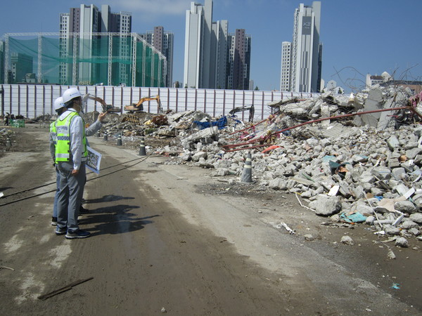 해체공사 안전점검 모습(사진=국토안전관리원)