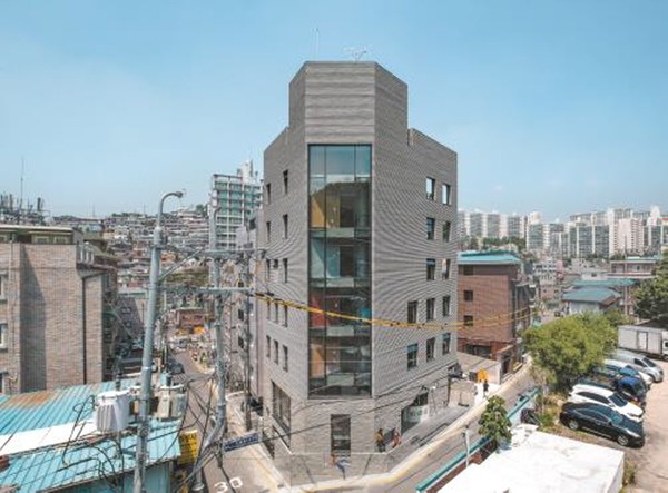 2021 한국건축문화대상 준공건축물-일반주거 부문 대상작 ‘맹그로브 숭인’