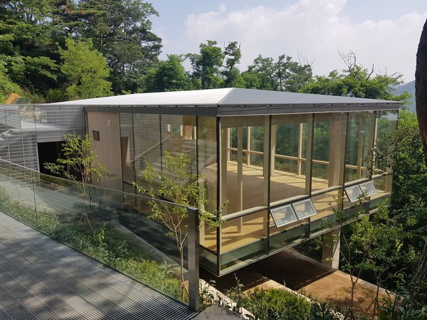 대한민국 목조건축대전 대상을 수상한 ‘인왕산 숲속쉼터’ (사진=종로구)