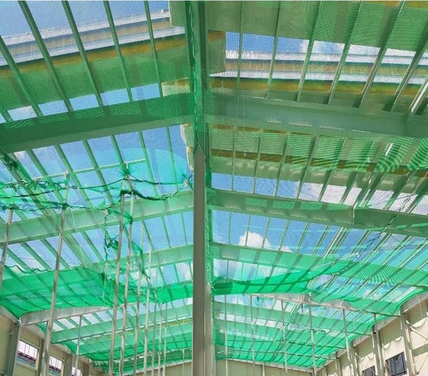 골조 하부 추락방지망 설치 예시