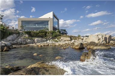 투 트라이앵글(Two Triangles) 수상자_이기철 건축사, ㈜아키텍케이 건축사사무소 / 사진작가 윤준환