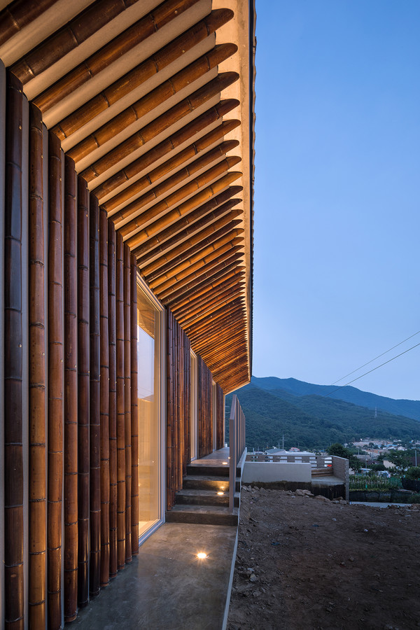 멋진 할아버지집 측면 (설계= 이기철 건축사 / 사진=윤준환 사진작가)