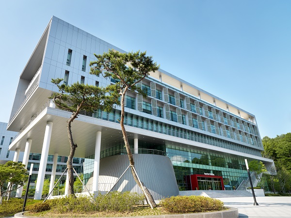 김상현 건축사는 캠퍼스 시설 설계에 다수 참여했다. 사진은 영진전문대학교 글로벌 캠퍼스 인제니움관(사진=김상현 건축사)