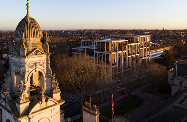 2021년도 RIBA 스털링상은 Grafton Architects의 Kingston University ‘Town House’가 수상했다. Kingston University 부지를 재활성화 한 Town House는 직원, 학생 및 졸업생뿐만 아니라 지역 사회를 염두에 두고 설계됐다. 지역 사회에 필요한 시민을 위한 공간을 제공한다. (사진=RIBA)
