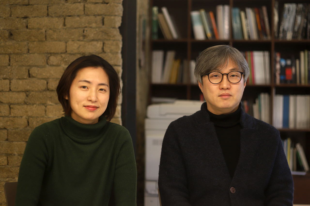 조윤희 건축사(왼쪽)와 홍지학 충남대학교 건축학과 교수