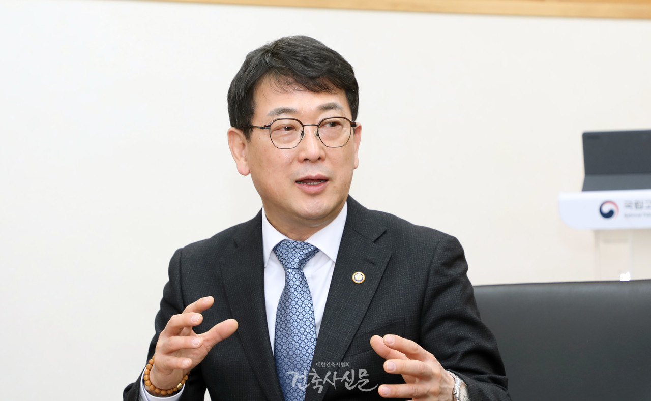 최응천 문화재청장이 11월 24일 대한건축사협회와의 업무협약식에서 인사말을 하고 있다. (사진=대한건축사협회 건축사신문)