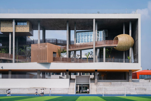 세계건축축제 2023 올해의 건축물로 선정된 중국 후이전 고등학교는 학교라는 공간을 캠퍼스와 공원의 복합체로 바꿔놓은 아이디어로 높은 평가를 받았다. (설계=Approach Design Studio/Zhejiang University of Technology Engineering Design Group / 사진=세계건축축제)