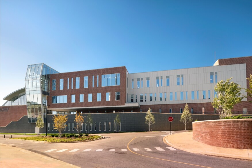 단열 금속 패널이 사용된 건축물(사진=Kingspan)