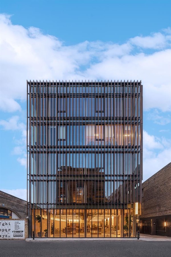 흑백빌딩(The Black and White Building) (설계=Waugh Thistleton Architects 사진=The Office Group )