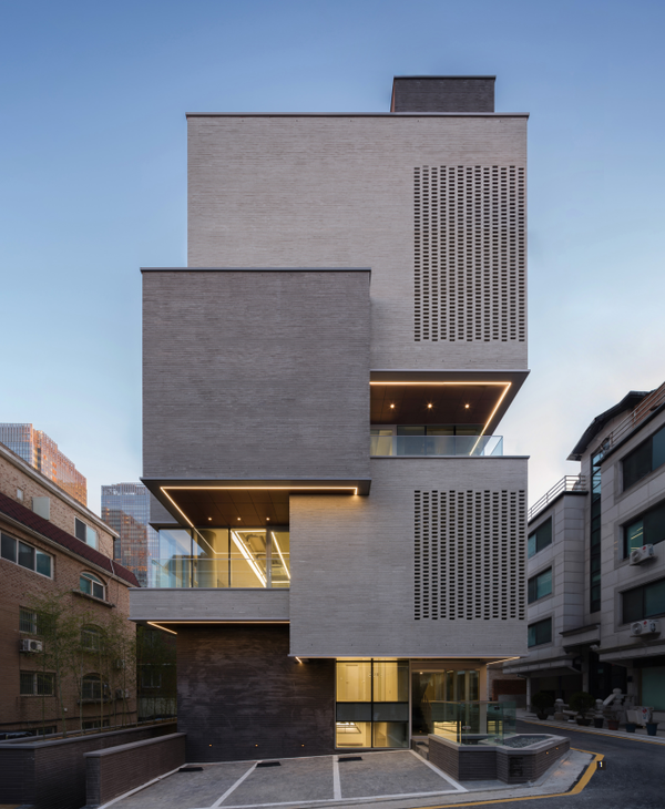 ‘4×4’​​​​​​​​​​​​​​​​​​​​​(설계=주.인에이 건축사사무소, 사진=김용성)