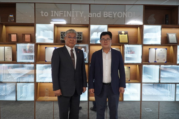 대한건축사협회 김재록 회장이 10월 15일 건원건축을 방문해 건축 제도 개선 관련 의견을 듣고, 협회 주요 행사에 대한 협조 요청을 했다. (사진=대한건축사협회)