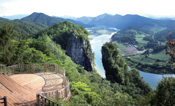 선돌의 모습	(사진=김진섭 건축사)