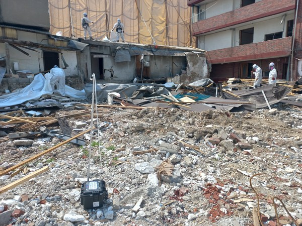 00재개발구역 작업장 주변에서 석면 검사가 이뤄지고 있다. (사진=서울특별시)