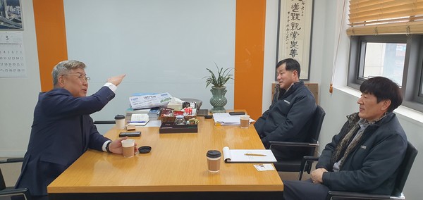 김재록 회장이 3월 5일 (주)펨코엔지니어링 건축사사무소를 방문했다. (사진=대한건축사협회)