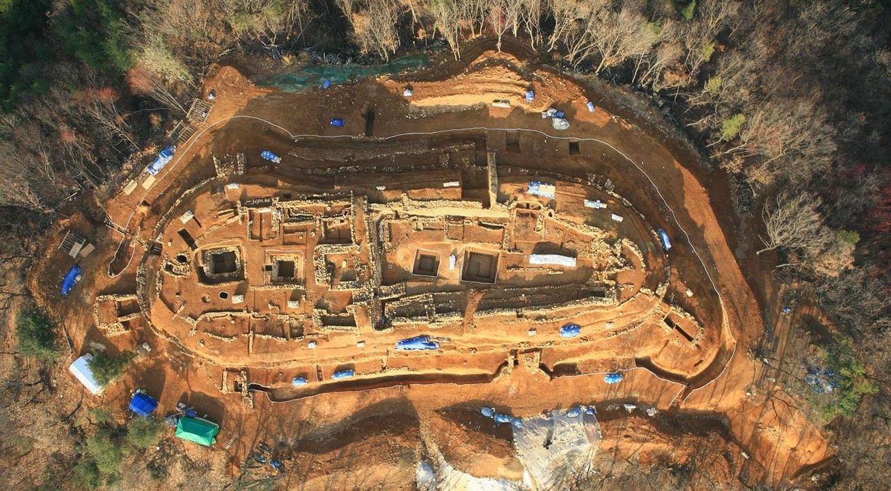 아차산 홍련봉보루 유적 보호시설(국가지정 사적). 사적으로 지정된 아차산 홍련봉보루 중 제2보루에서 발굴된 유구를 보호하기 위한 시설(보호각 및 전시 공간)을 설계했다. (자료=주.금성종합건축사사무소)
