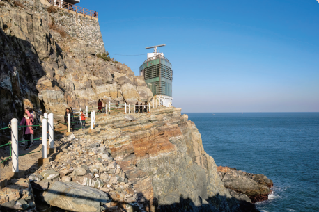 신선대에서 영도등대를 통하는 길 (사진=김진섭 건축사)