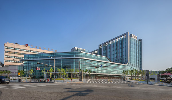 고려대학고 안암병원 메디컴플렉스 신관 전경(사진=윤준환)