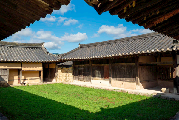 ’ㅁ’자형의 마당 (사진=김진섭 건축사)