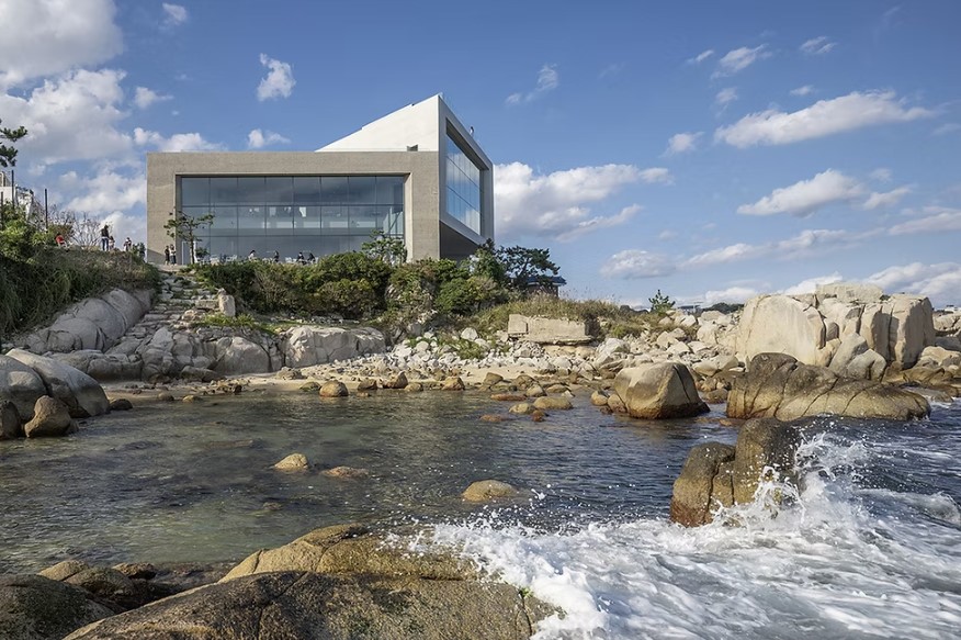 Two Triangles(설계=이기철 건축사·주.아키텍케이 건축사사무소, 사진=윤준환)