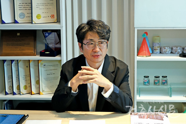 지난 5월 12일, ㈜본 종합건축사사무소에서 김경남 건축사와 월간 ‘건축사’의 인터뷰가 진행됐다