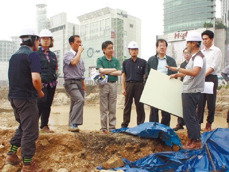 동대문 서울성곽 자문회의 2009년(사진=유진 건축사사무소)