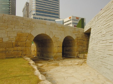동대문 서울성곽 이간수문 공사 후(사진=유진 건축사사무소)