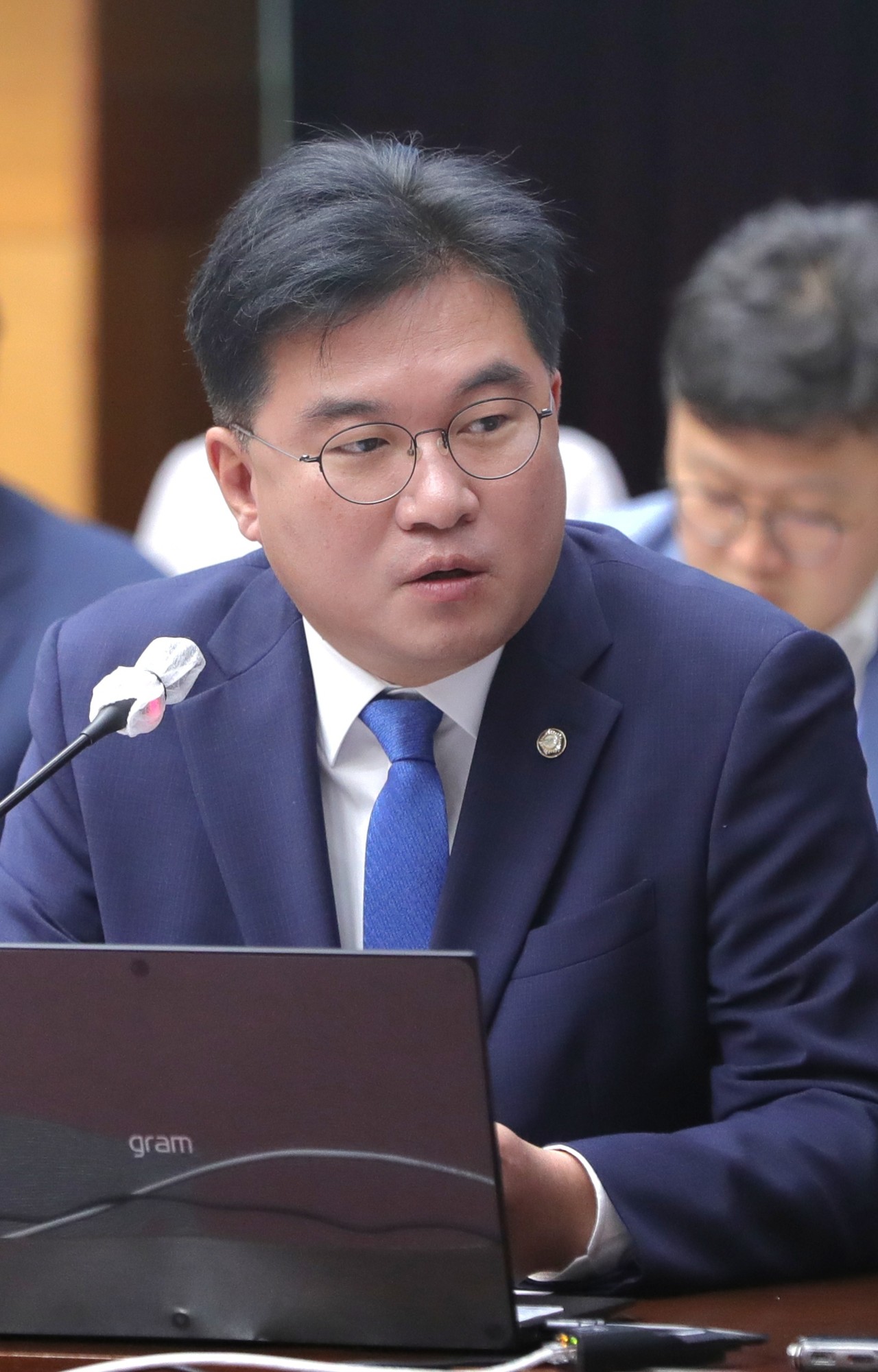 정준호 더불어민주당 국회의원이 지난해 10월 14일 전북 전주시 전북특별자치도청 대회의실에서 열린 국회 국토교통위원회의 국정감사에서 질의하고 있다. (사진=뉴스1)