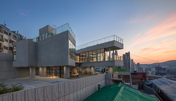 2024 부산다운건축상 은상 수상작 ‘봉산·이랑’(설계=정재우 건축사·주.종합건축사사무소위고공간, 사진=윤준환)