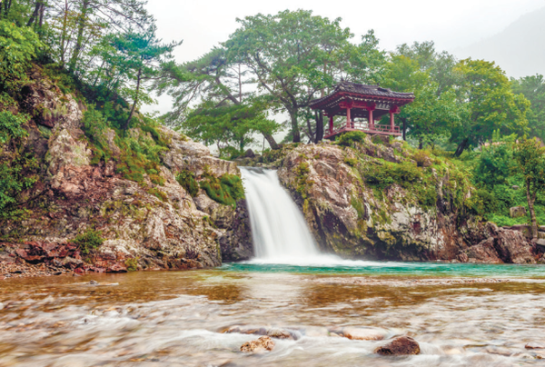인근에 자리하고 있는 장각폭포. (사진=김진섭 건축사)