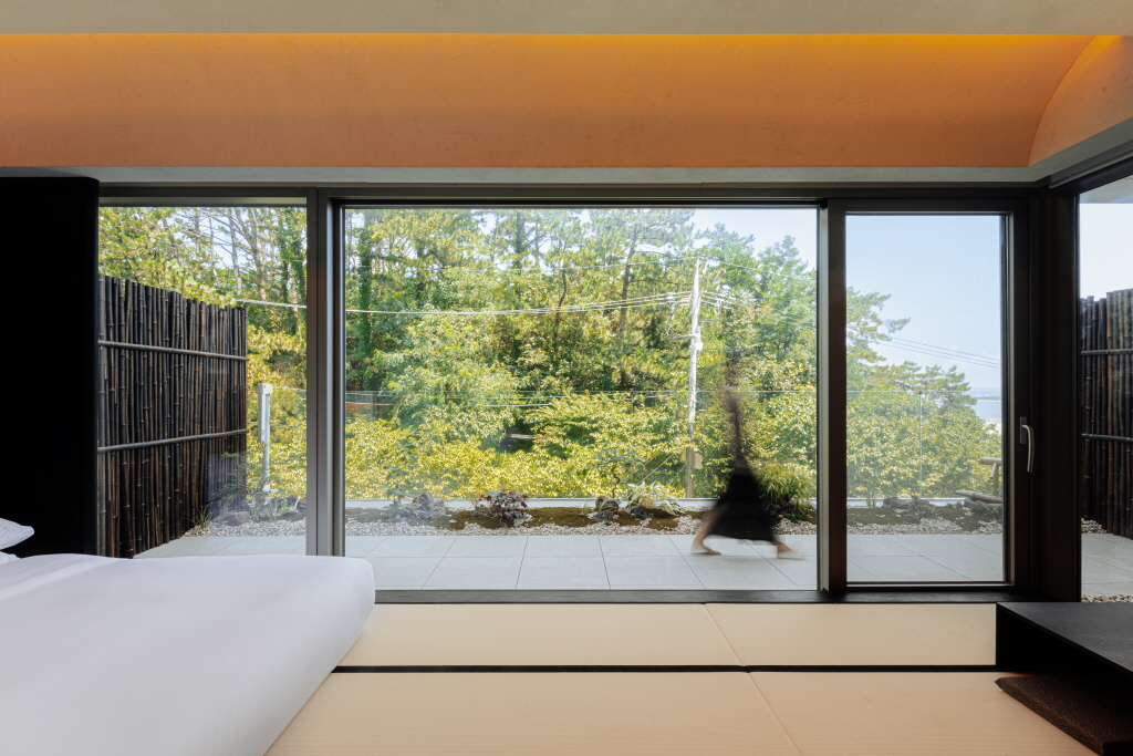 2024 부산다운건축상 금상 수상작 ‘이제호텔’(설계=신주영 건축사·건축사사무소 엠오씨, 사진=텍스처온텍스처)