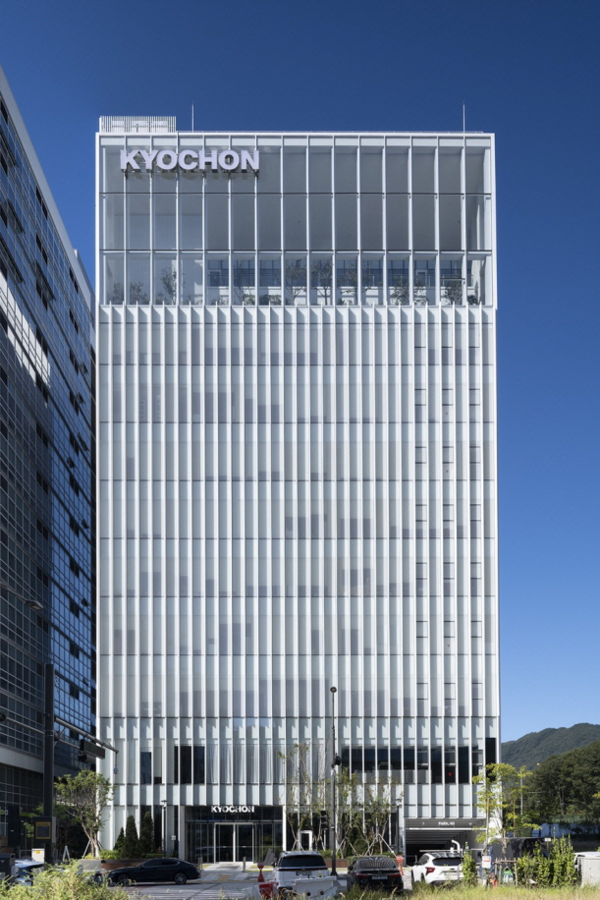 WHITE STRIPE(교촌 1991 빌딩) (설계=인의식 건축사·(주)종합건축사사무소 연미건축, 사진=국토교통부)