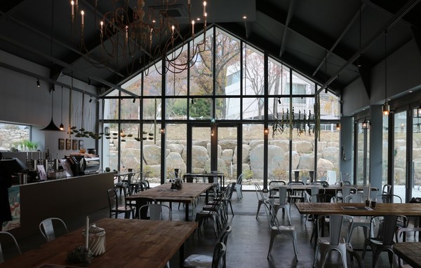 마호가니 카페 강화점 (설계·사진=김정숙 건축사·인하공업전문대학교 홍덕기 교수, (주)이드 건축사사무소)